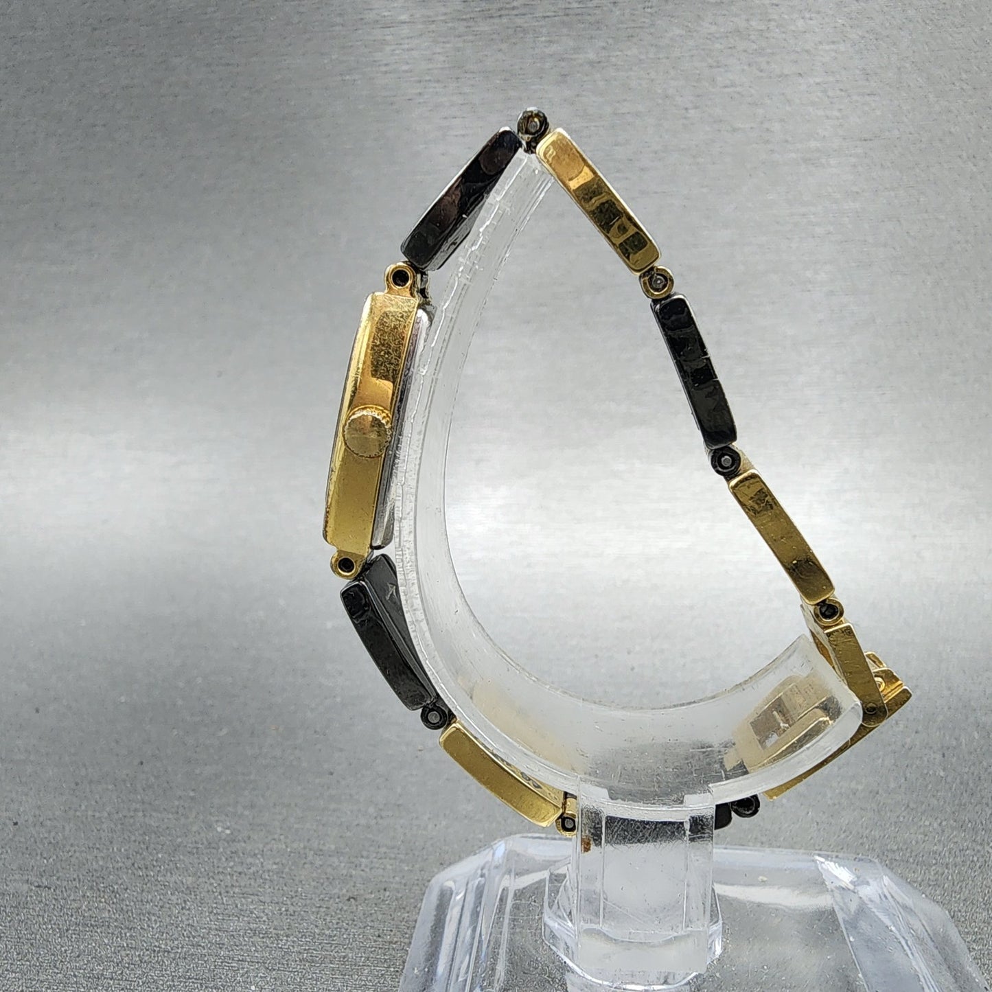 Seiko Pulsar Watch Women 12mm Black Dial Black & Gold Tone V2205460 New Battery6