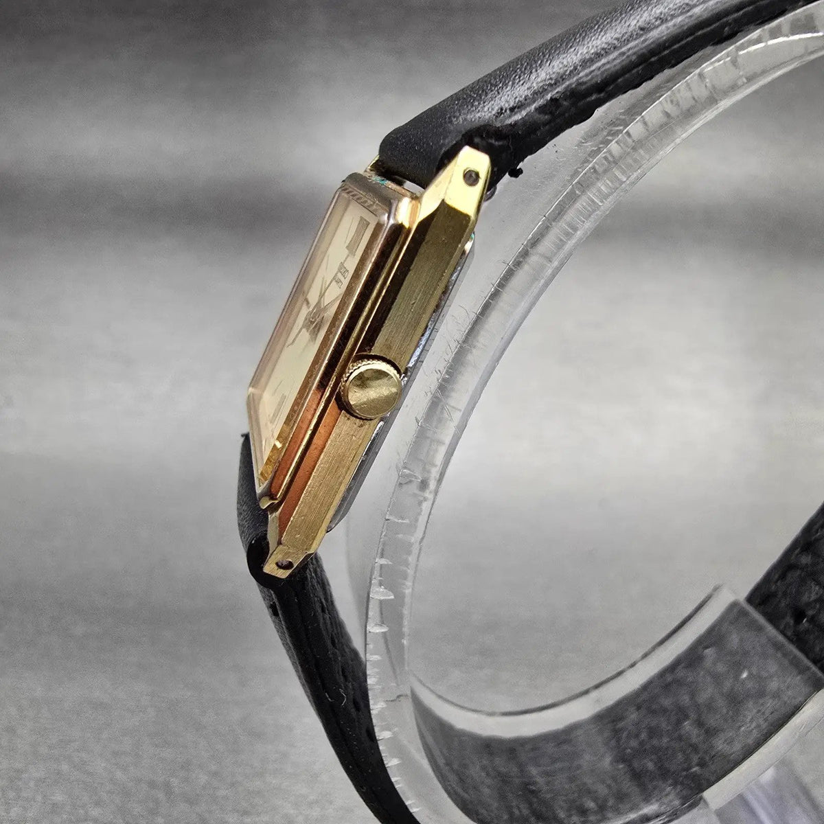 Seiko Tank Watch Women 19mm Champagne Dial Gold Tone Rectangle 2C21-5021 New Bat2