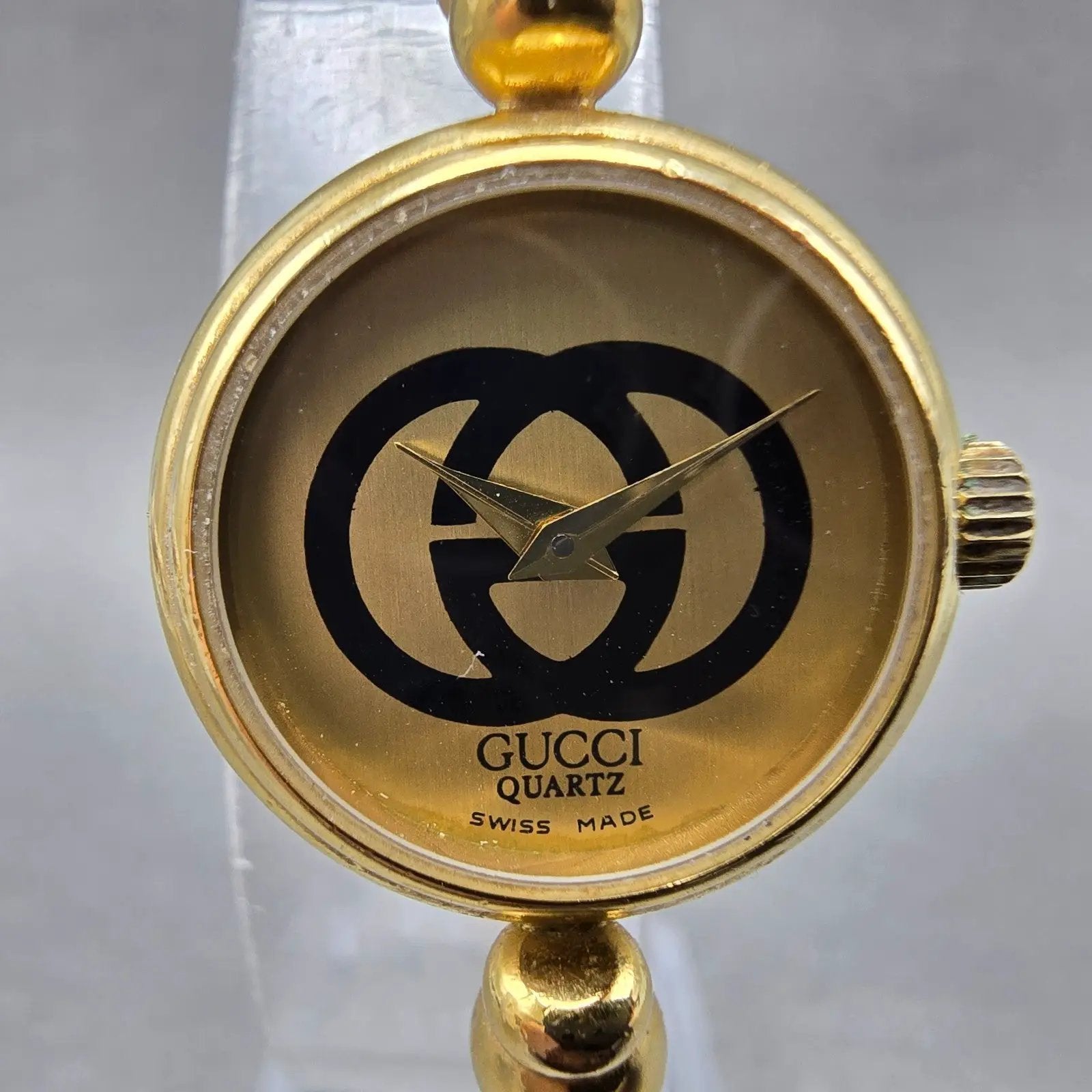 Gucci Watch Women 20mm Black Dial Gold Plated Round 2047L New Battery Vintage1