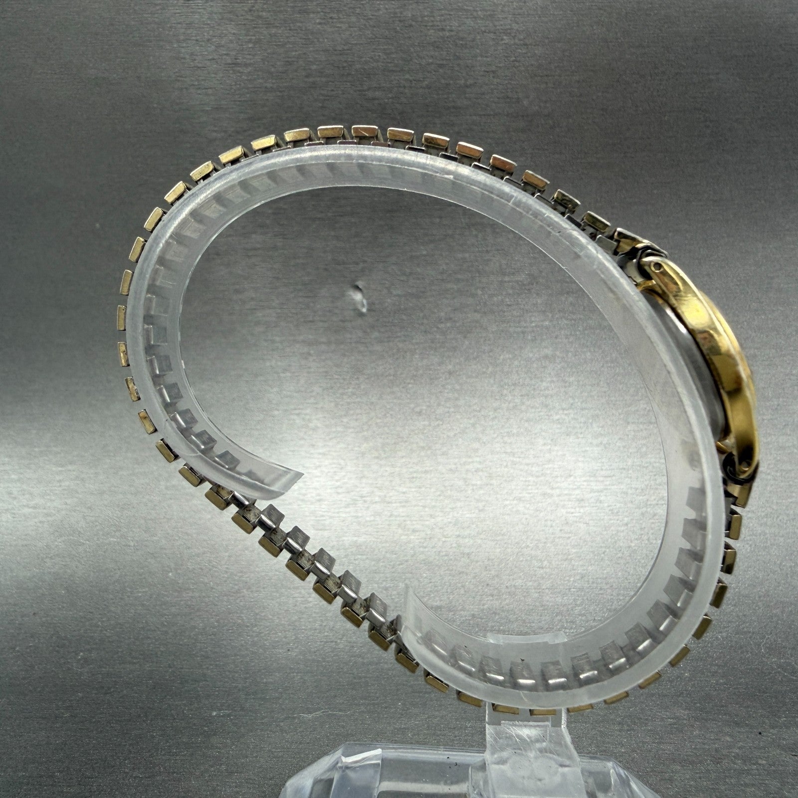 Seiko Watch Women 20mm White Dial Gold Tone Round 2Y01-0A19 New Battery Vintage8