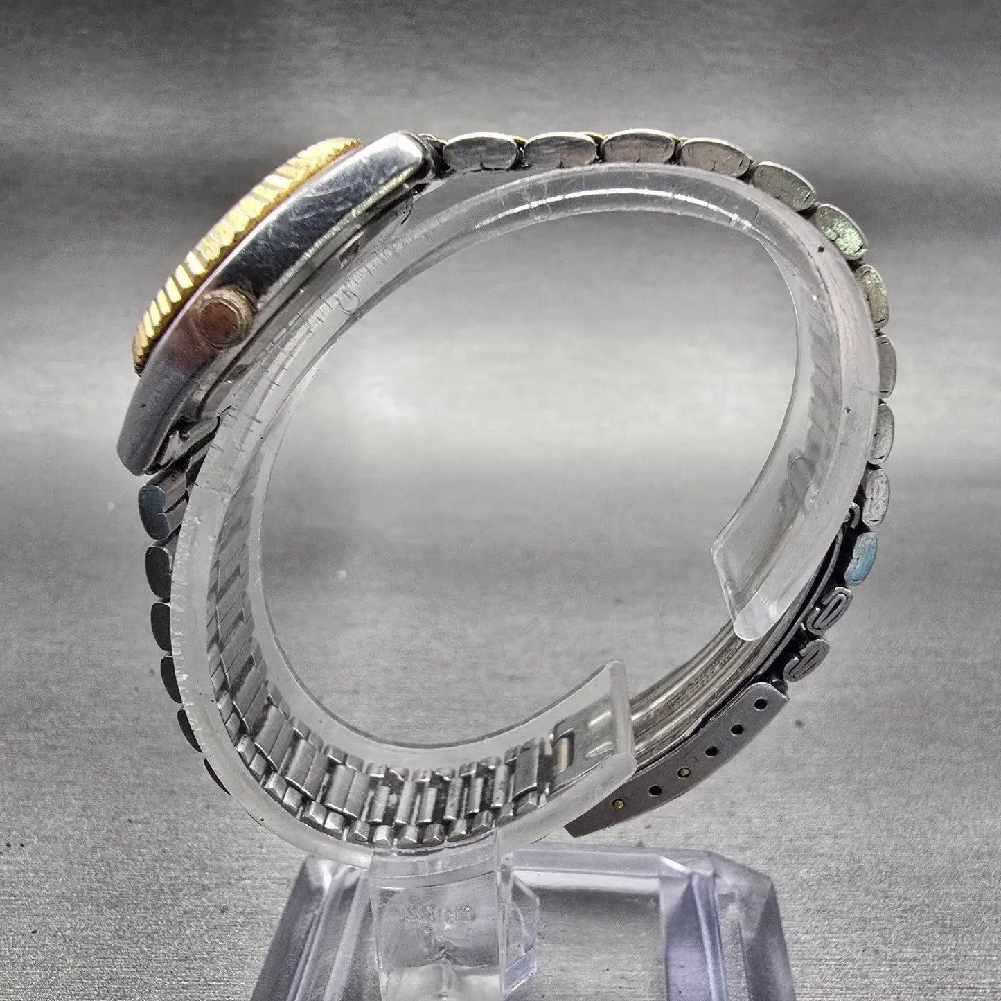 Seiko SQ Watch Women 24mm Silver Dial Two Tone Daydate Round 3E23-0A69 New Batt6