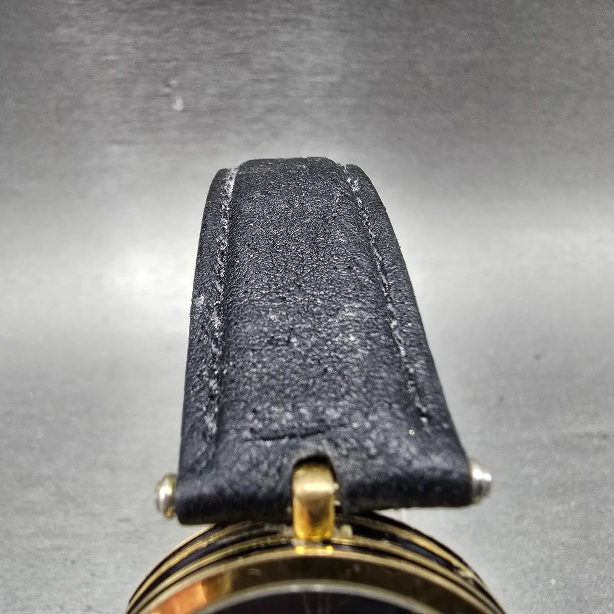 Gucci 2000M Watch Men 30mm Black Dial Gold Plated Leather Round New Battery VTGp4