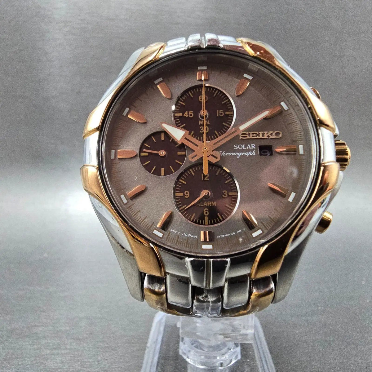 Seiko Excelsior Solar Chronograph Watch Men 44mm Gray Dial Two Tone Date Round5