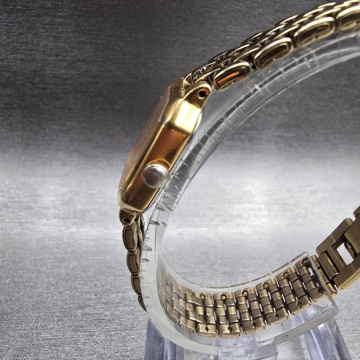 Seiko Watch Women 17mm Gold Dial Gold Tone Rectangle V400-5608 New Battery VTG2