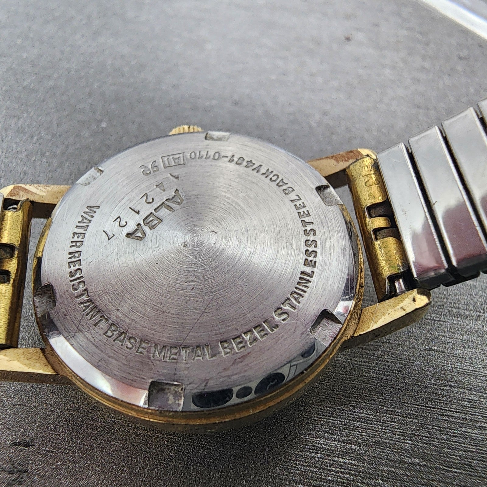 Seiko Alba Minnie Mouse Watch Women 26mm White Dial Gold Tone Y4010110 New Batt9