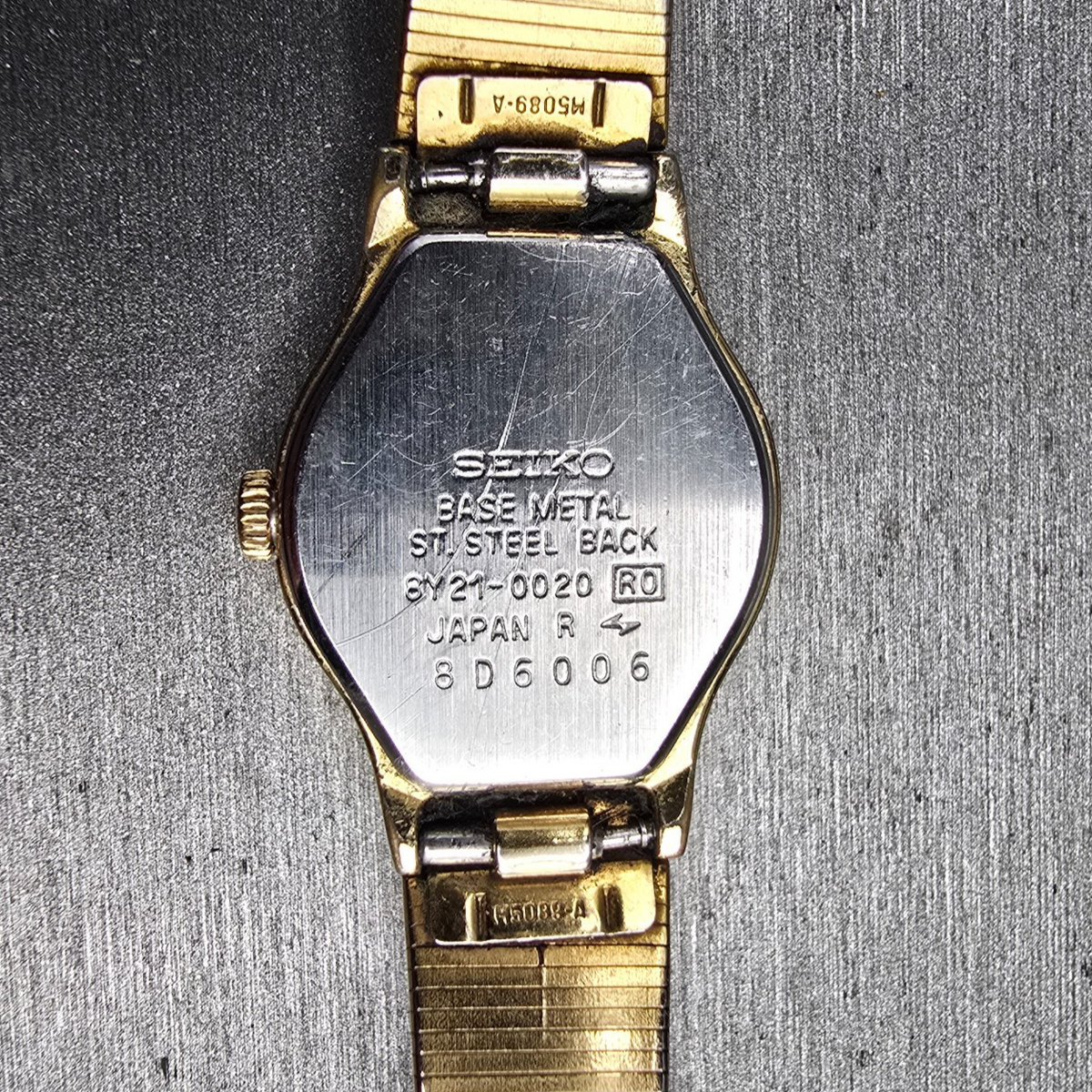 Seiko SX Watch Women 17mm Gold Dial Gold Tone Round 6Y21-0020 New Battery10