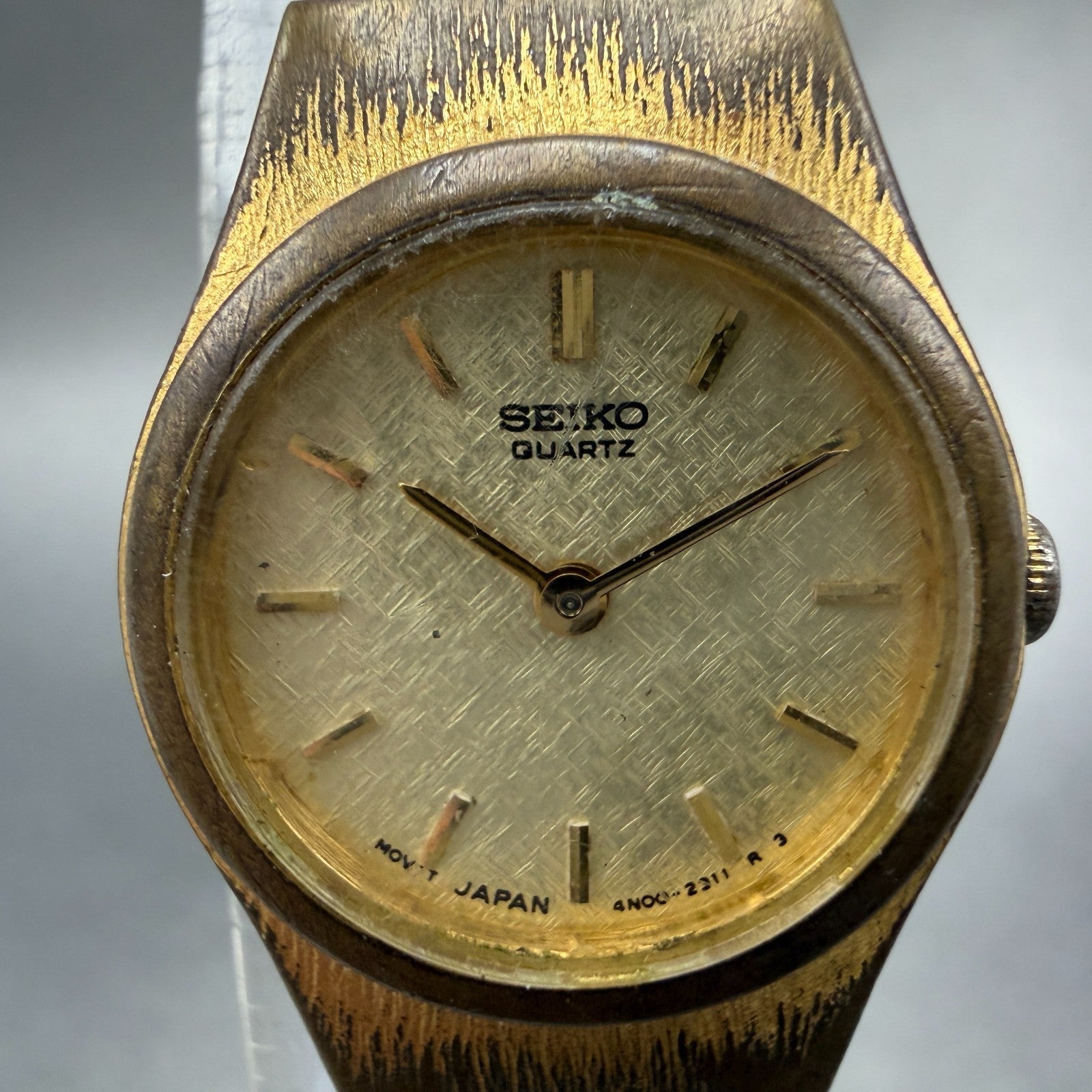 Seiko Watch Women 19mm Champagne Dial Gold Tone Round 4N00-0661 New Battery0