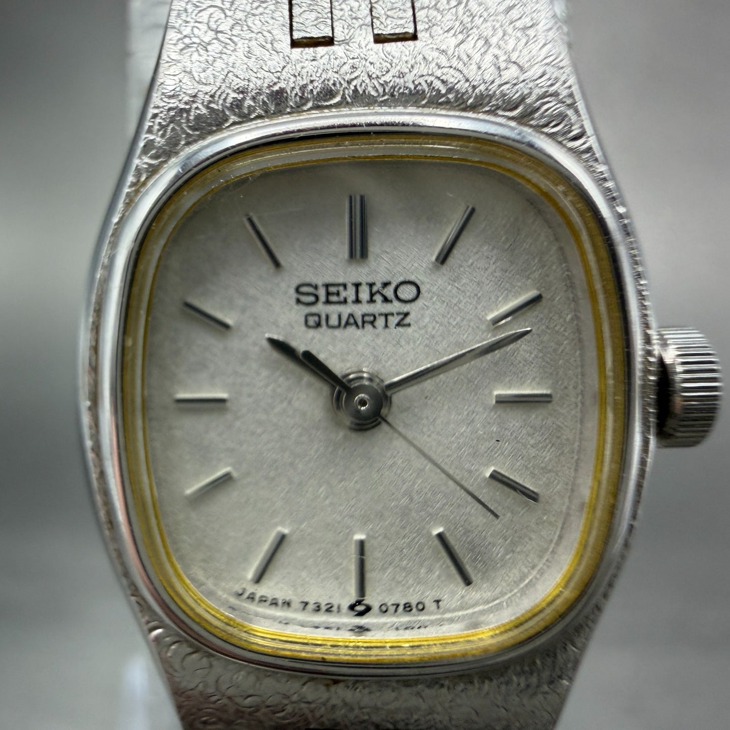 Seiko Watch Women 17mm Silver Dial Silver Tone Oval 7321-5399 New Battery TG61