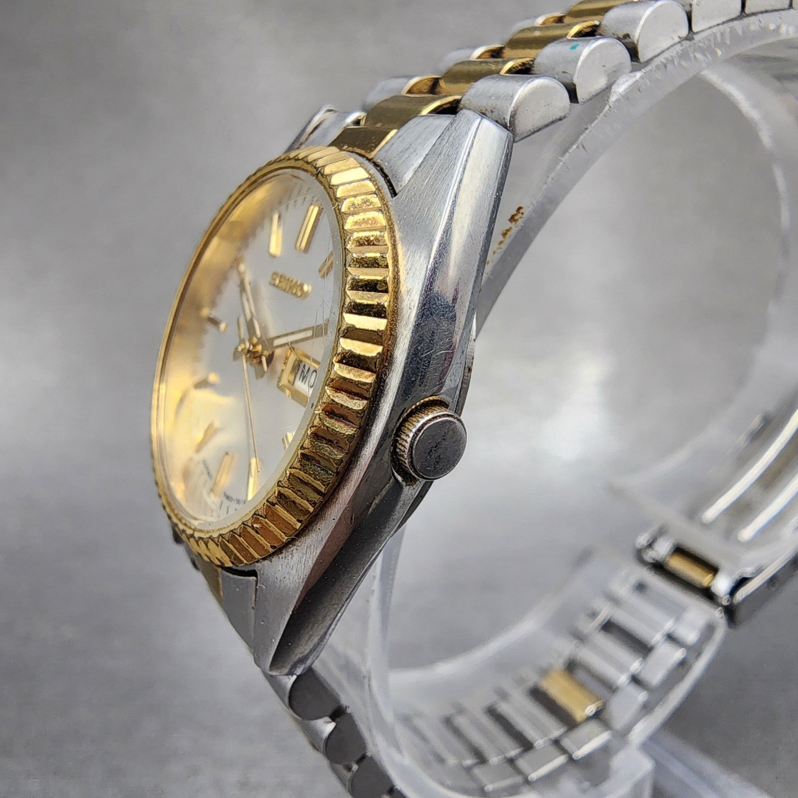 Seiko Watch Women 25mm White Dial Two Tone daydate Round 7n830041 New Batt B1232