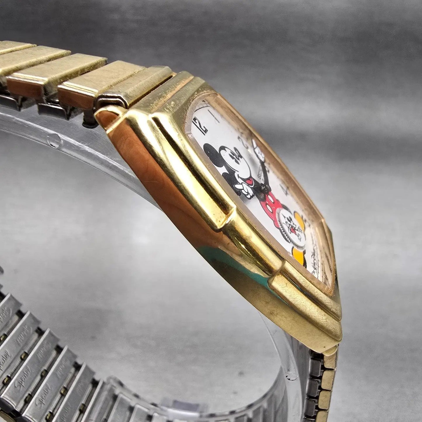 Seiko Mickey Mouse Watch Men 27mm White Dial Gold Tone 2K03-5019 New Battery3