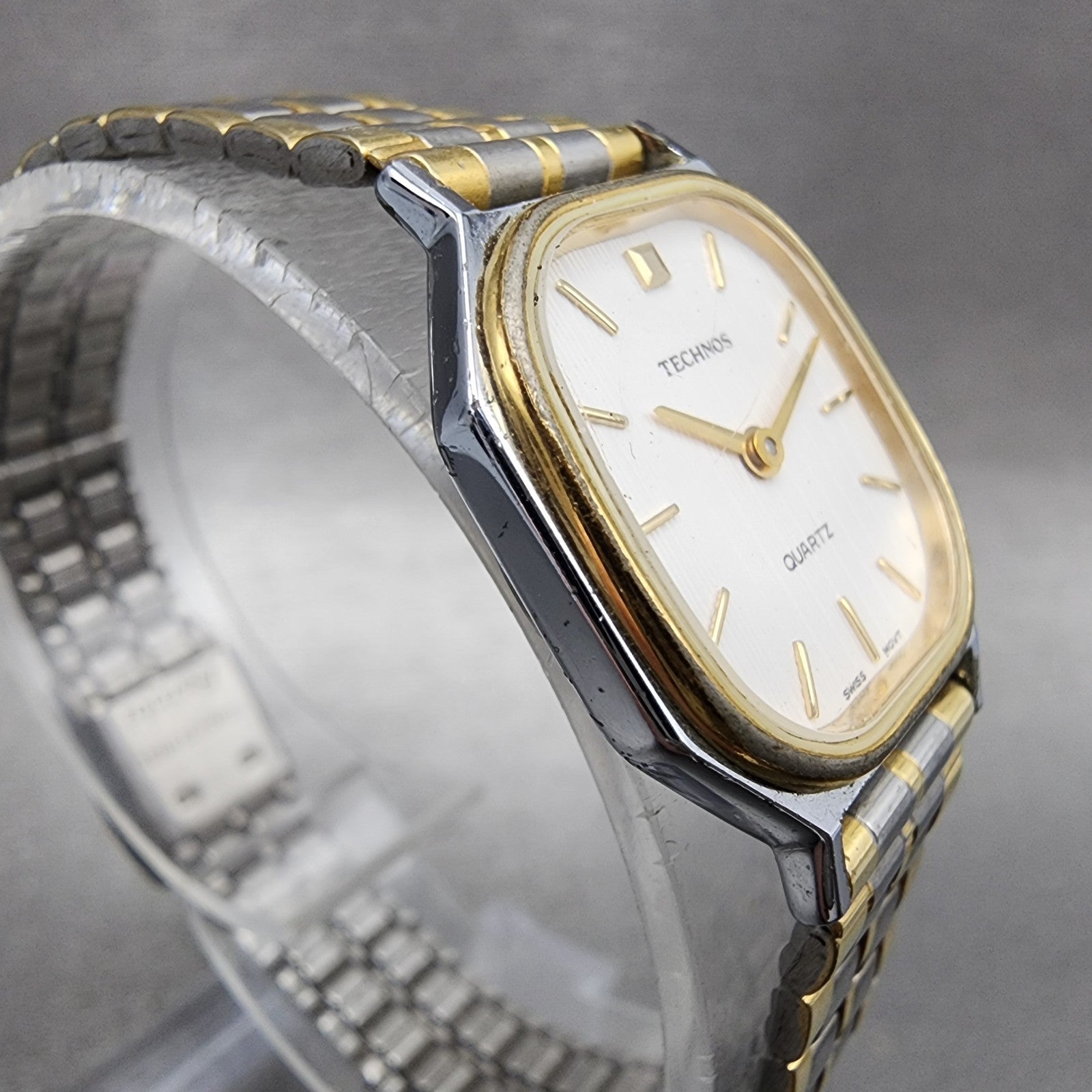 Technos Tank Watch Women 21mm White Dial Two Tone Rectangle New Battery3