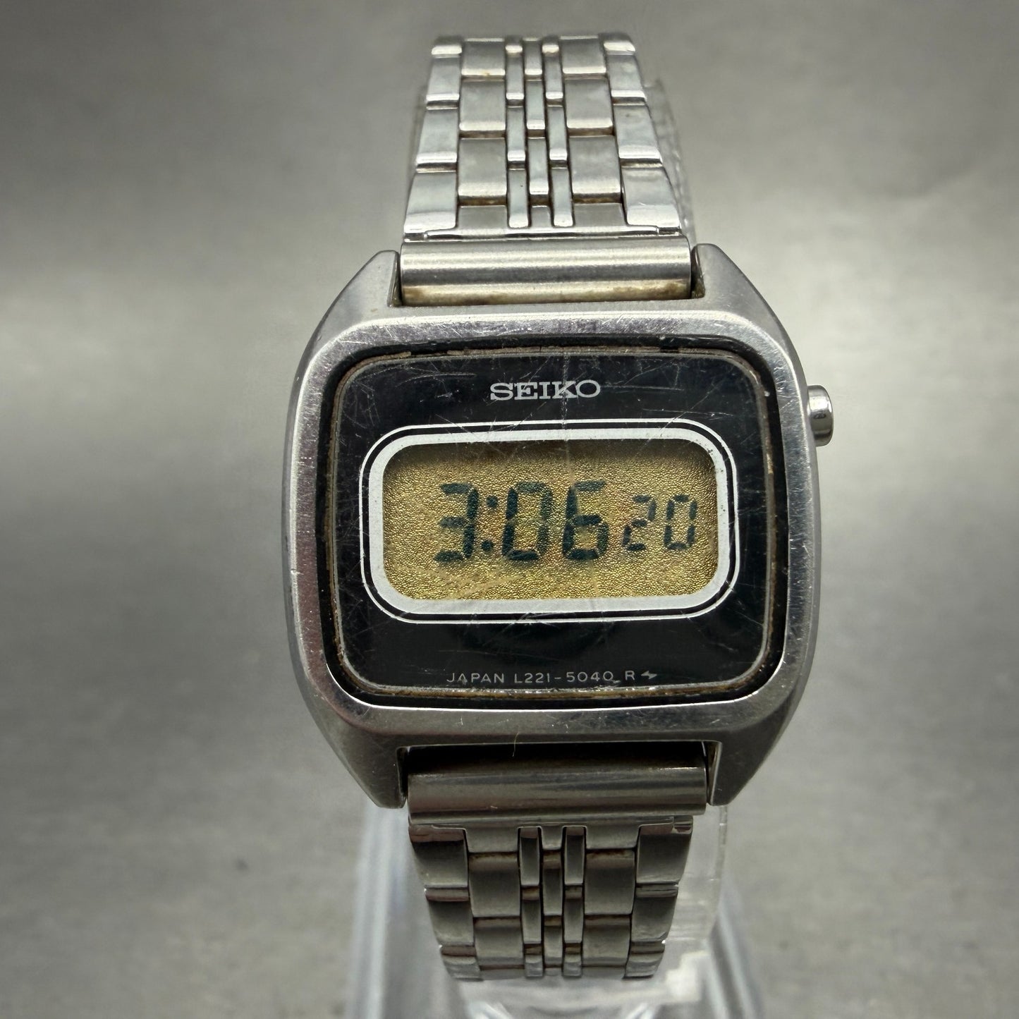 Seiko Digital Watch Women 23mm Silver Tone Rectangle Daydate L221-5070 New Batt0