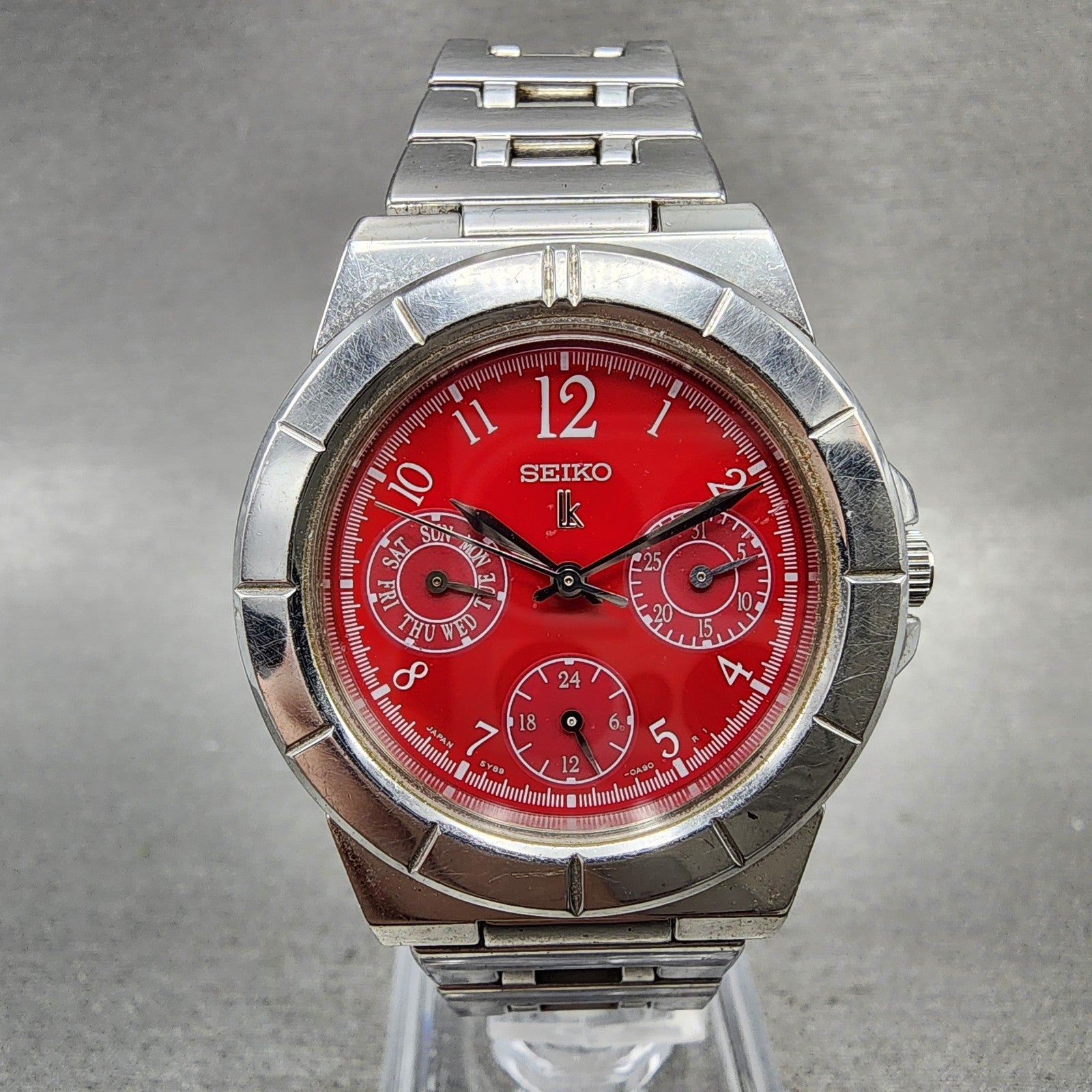 Seiko Lukia Watch Women 33m Red Dial Silver Tone Daydate 5y890b30 New Battery0