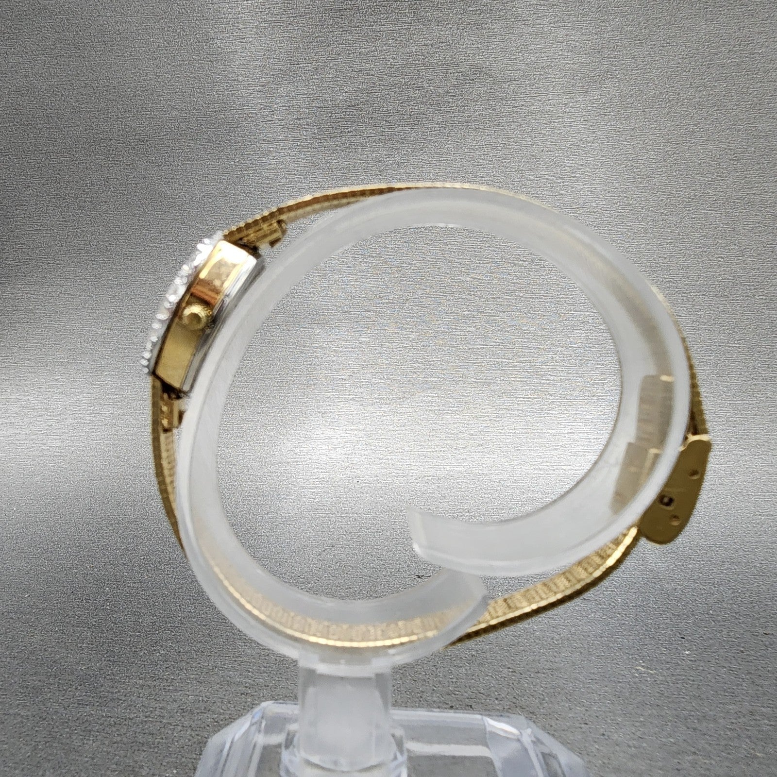 Gruen Watch Women 16mm Gold Dial Gold Tone Oval Diamond Bezel New Battery6