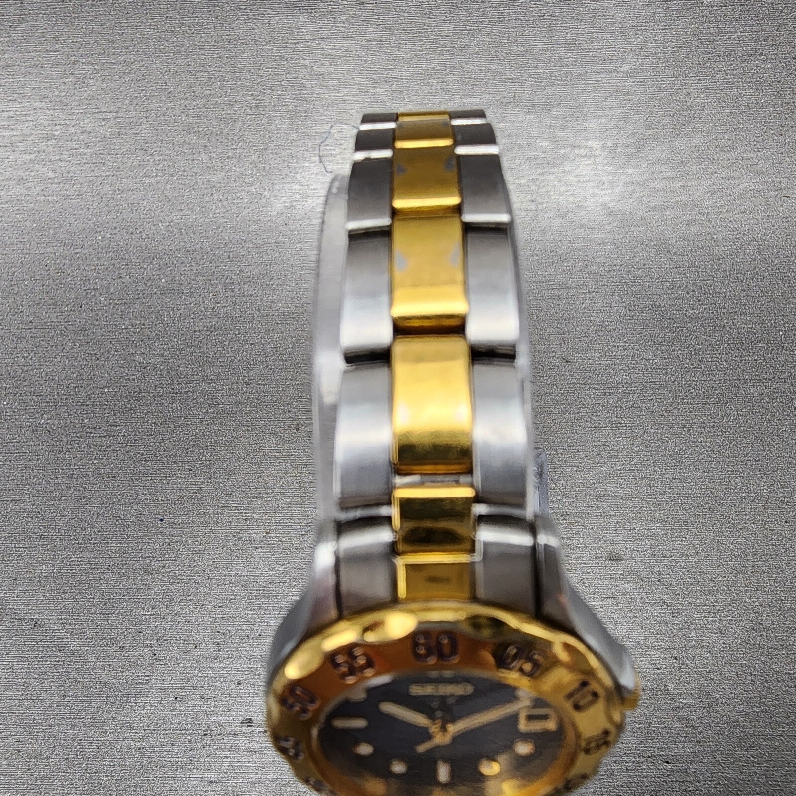 Seiko Sports 50 Watch Women 25mm Blue Dial Two Tone Date Round 7N820329 New bat4
