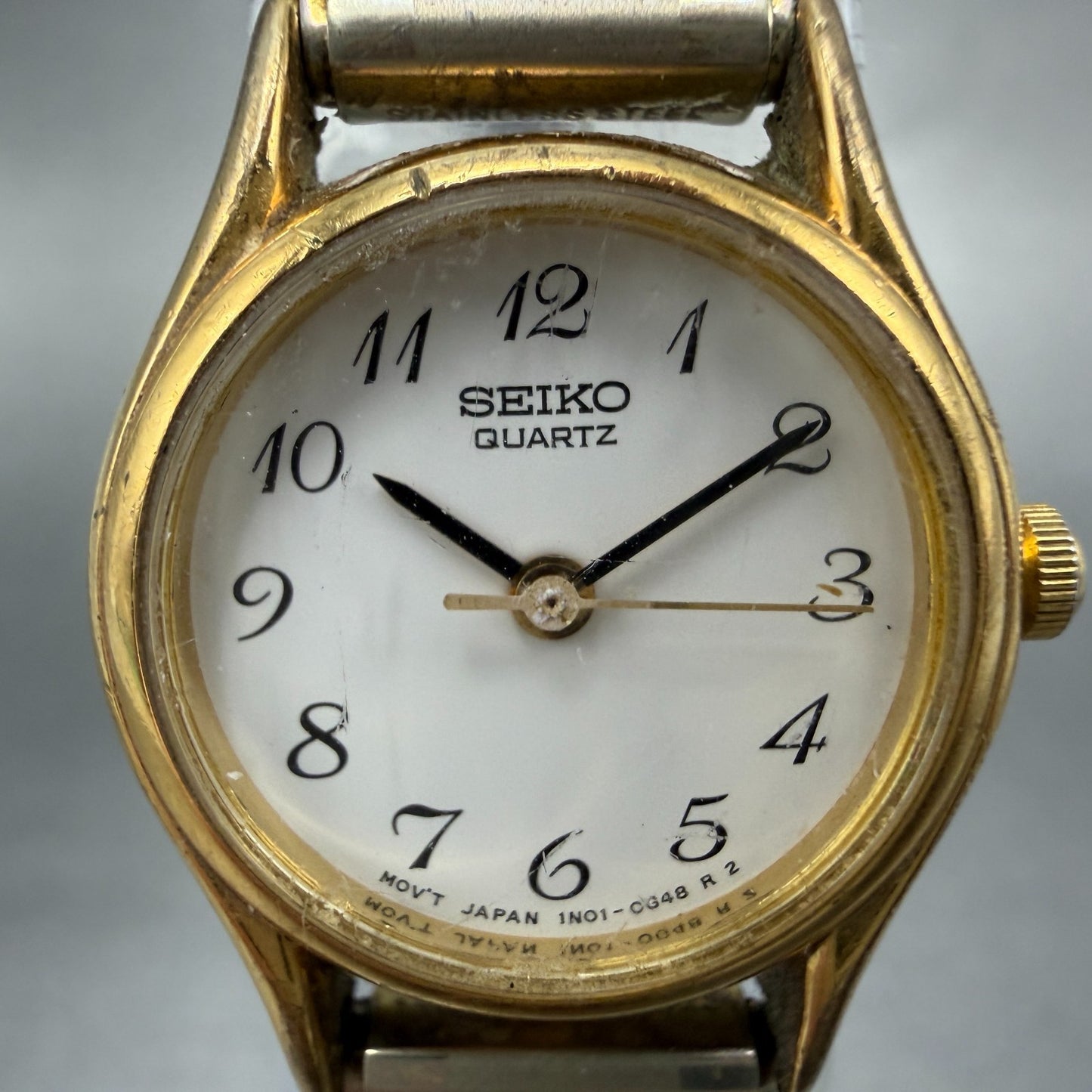Seiko Watch Women 20mm White Dial Gold Tone Round 1N01-0E19 New Battery VTG1