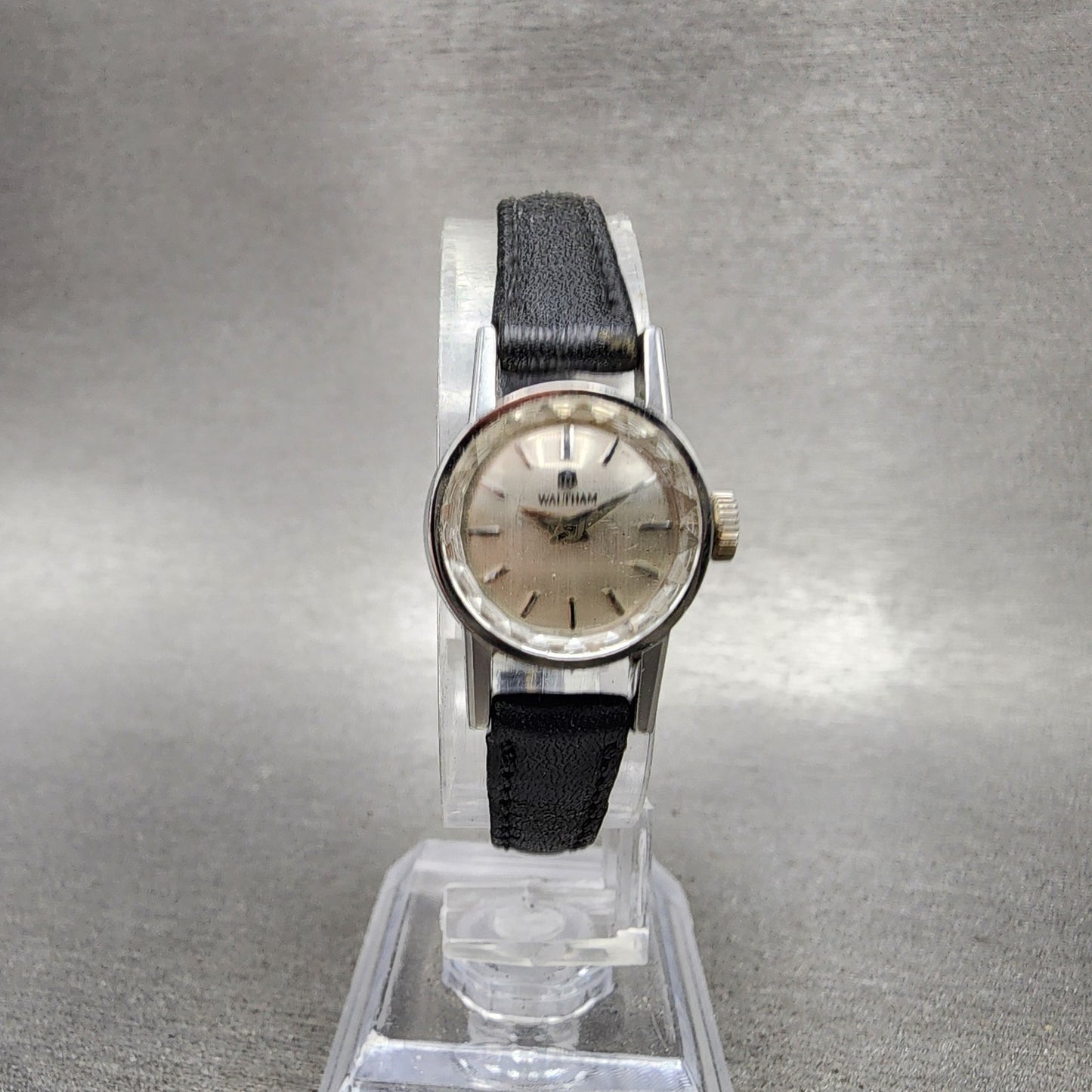Waltham Watch Women 18mm Silver Dial Silver Tone Round Manual Wind Runs VTG5