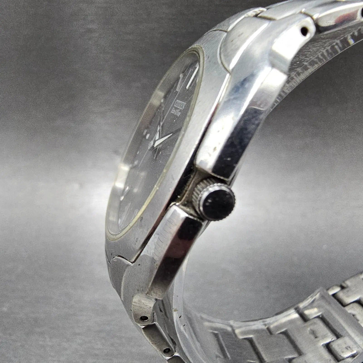 Citizen Eco-Drive Watch Men 39mm Silver Dial Silver Tone Date E111-S022240 RunsA2