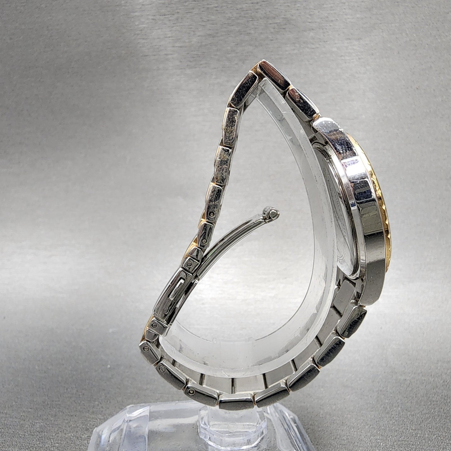 Bulova Diamond Watch Women 32mm MOP Dial Two Tone Round 98P134 New Battery8