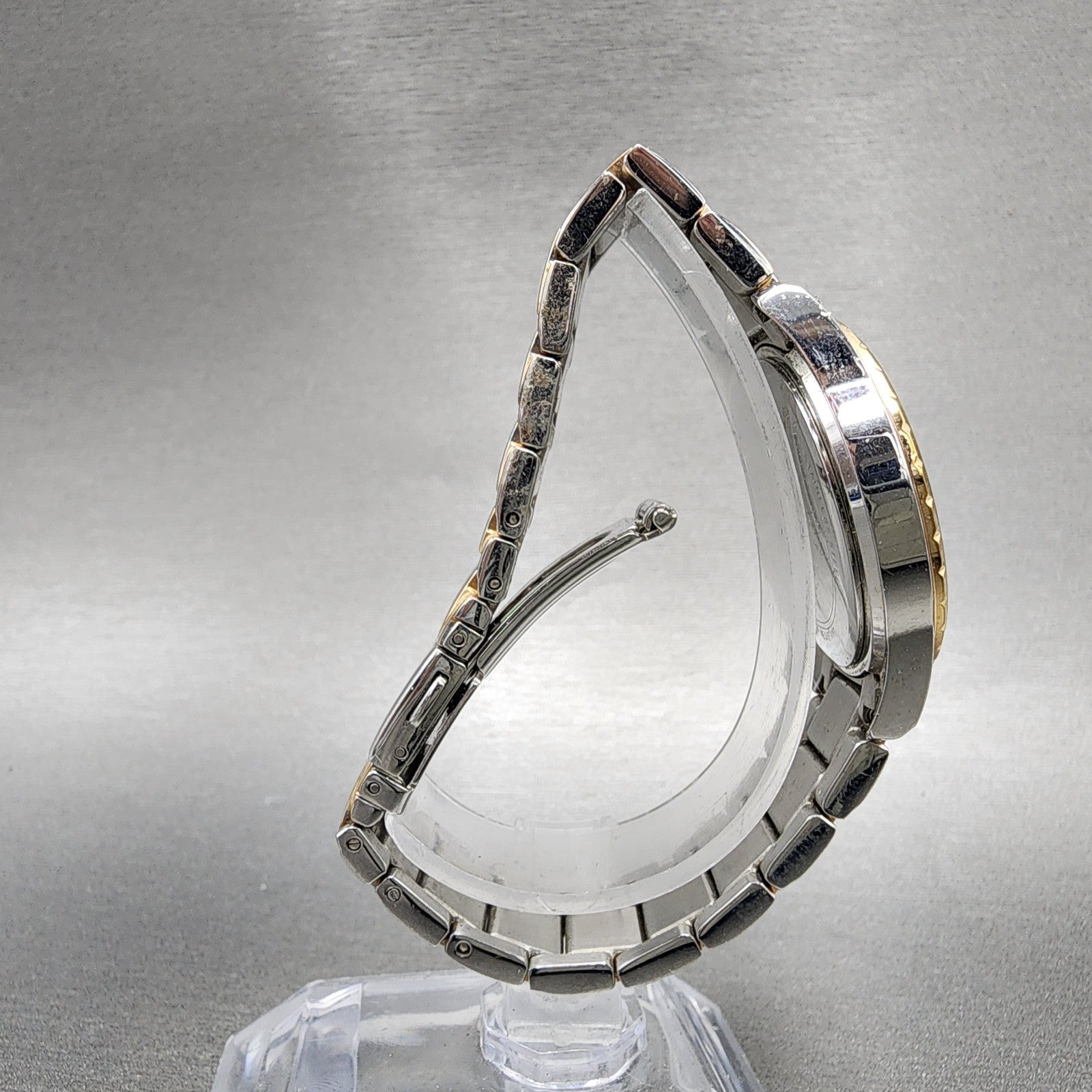Bulova Diamond Watch Women 32mm MOP Dial Two Tone Round 98P134 New Battery8