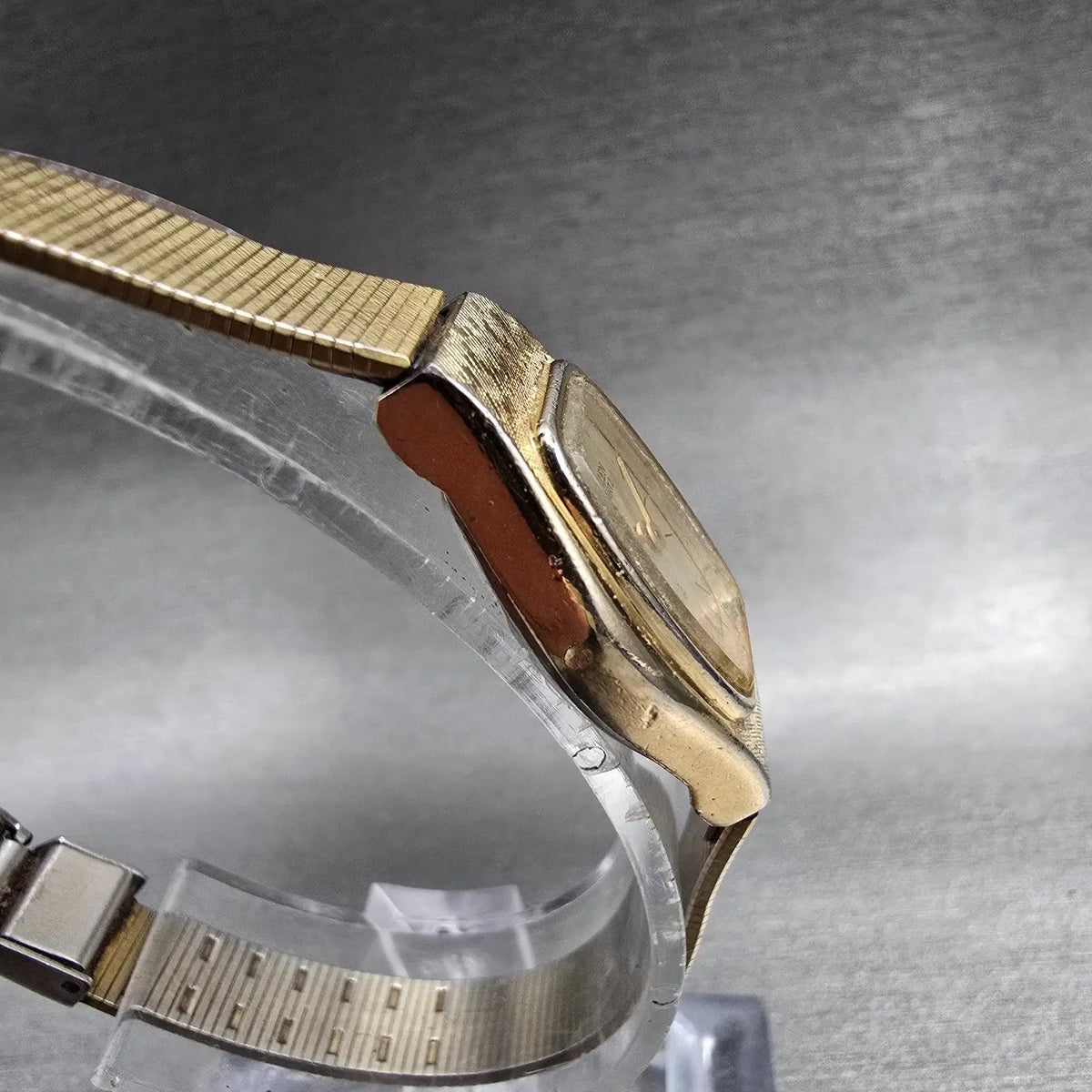 Citizen CQ Watch Women 16mm Gold Dial Gold Tone Oval 3220-S16881 New Battery KP23