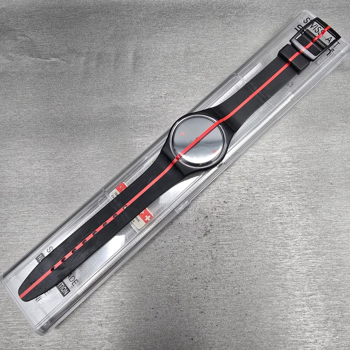 Swatch 360 Rouge Sur Blackout Watch Men 34mm Black Dial GZ119 New Battery NOS15