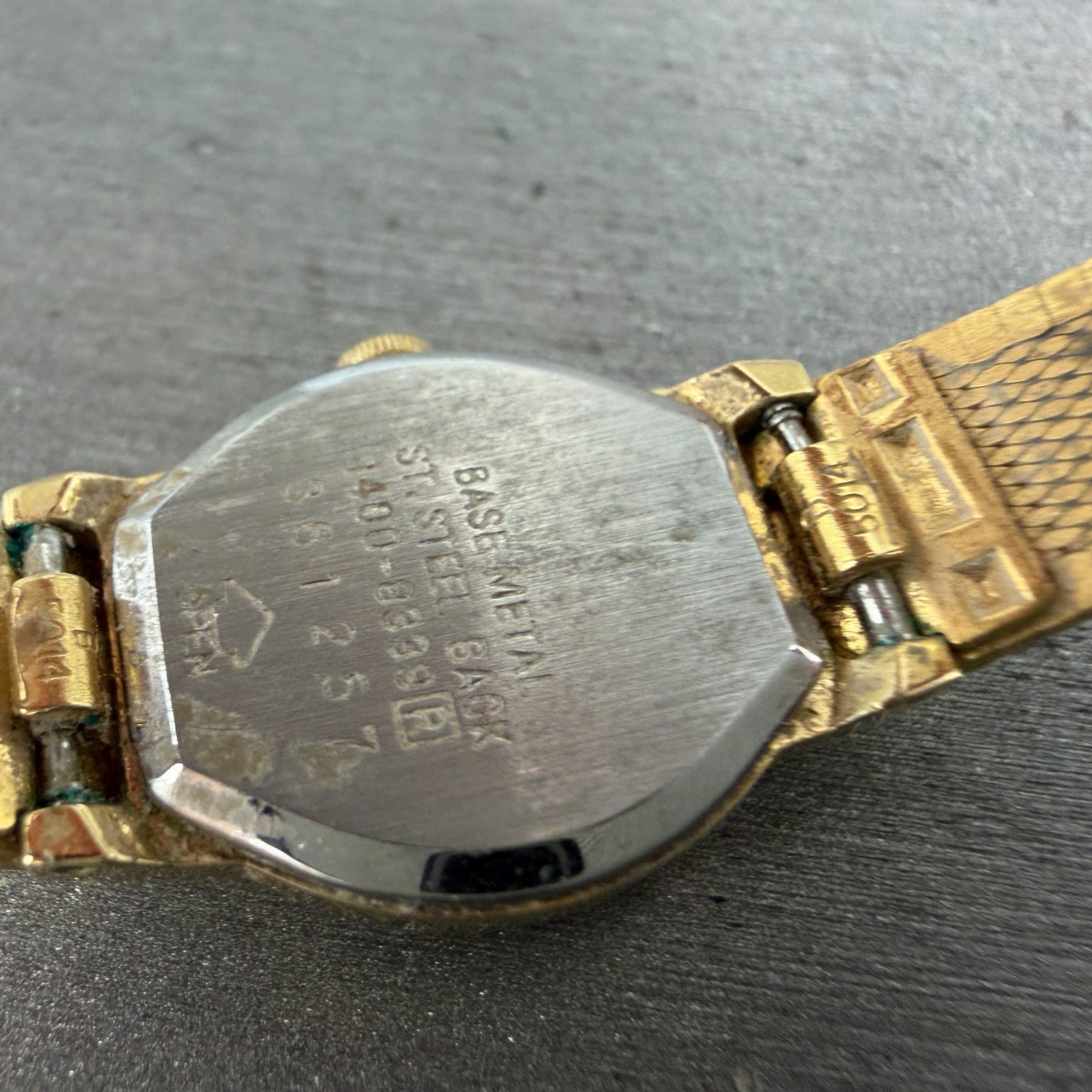 Seiko Watch Women 17mm Gold Dial Gold Tone Oval Vintage 1400-8339 New Battery9