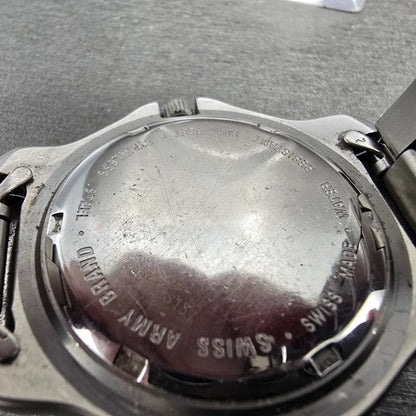 Victorinox Swiss Army Officer Watch Men 41mm Silver Dial Silver Date New Battery9