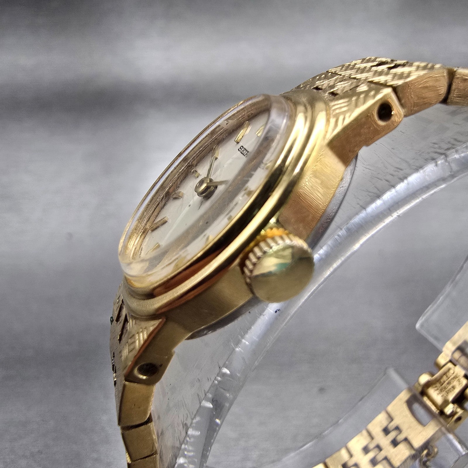 Seiko Watch Women 17mm Cream Dial Gold Tone Oval 1100-5310 Manual Wind Works VTG2