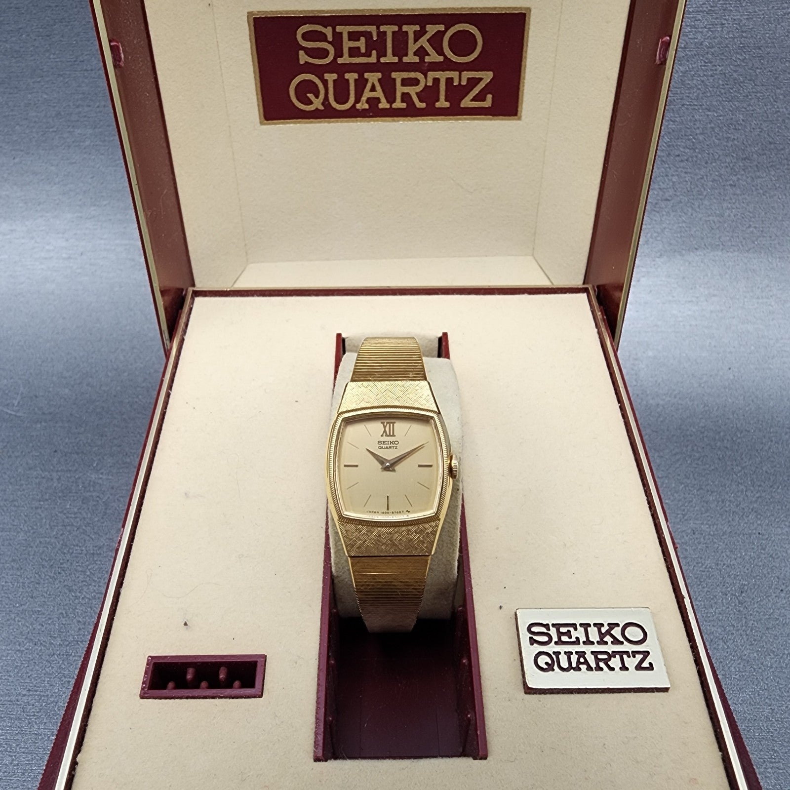 Seiko Watch Women 18mm Champagne Dial Gold Tone Rectangle 14008029 New Battery0