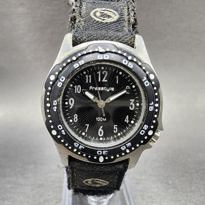 Free Style Dive Watch Women 32mm Black Dial Steel Round New Battery0