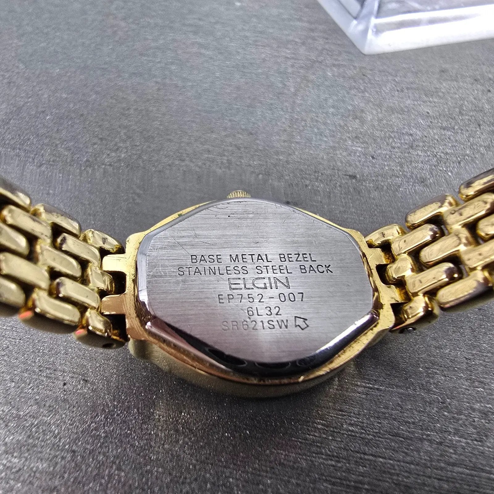 Elgin Watch Women 18mm Champagne Dial Gold Tone Oval Crystal Accent  New Battery9