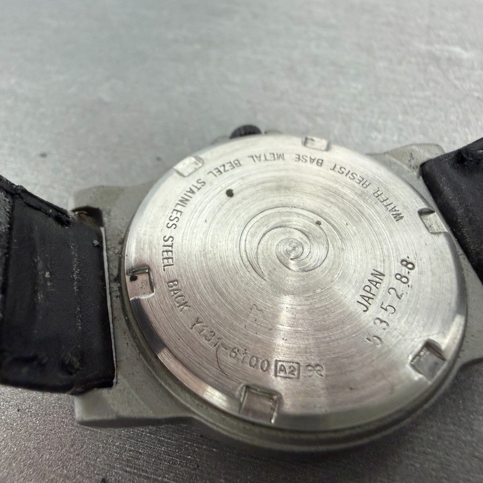 Seiko ALBA Watch Women 30mm Gray Dial Gray Tone Round Y131-6100 New Battery9