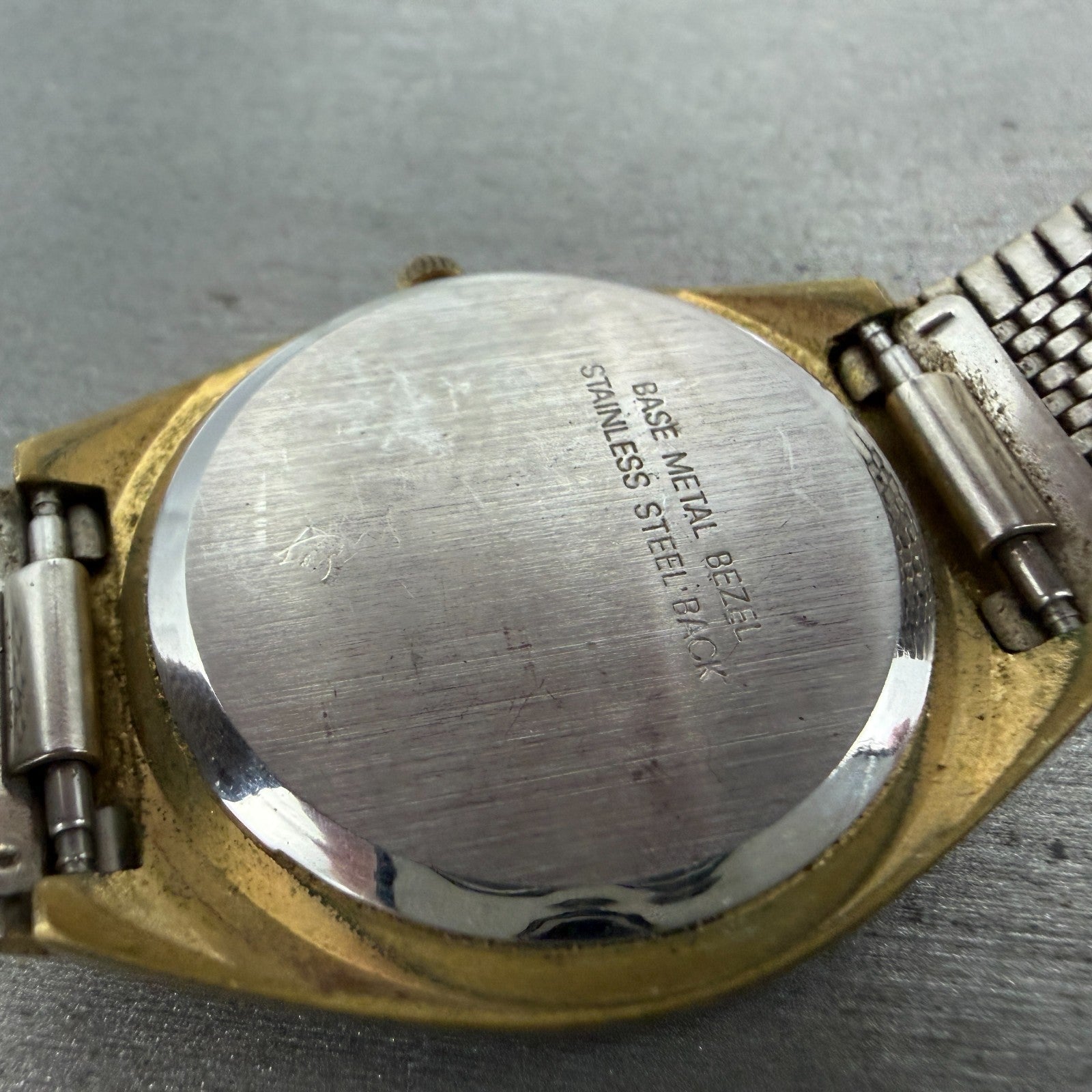 Elgin Watch Men 33mm Gold Dial Gold Tone Daydate Round New Battery  VTG9