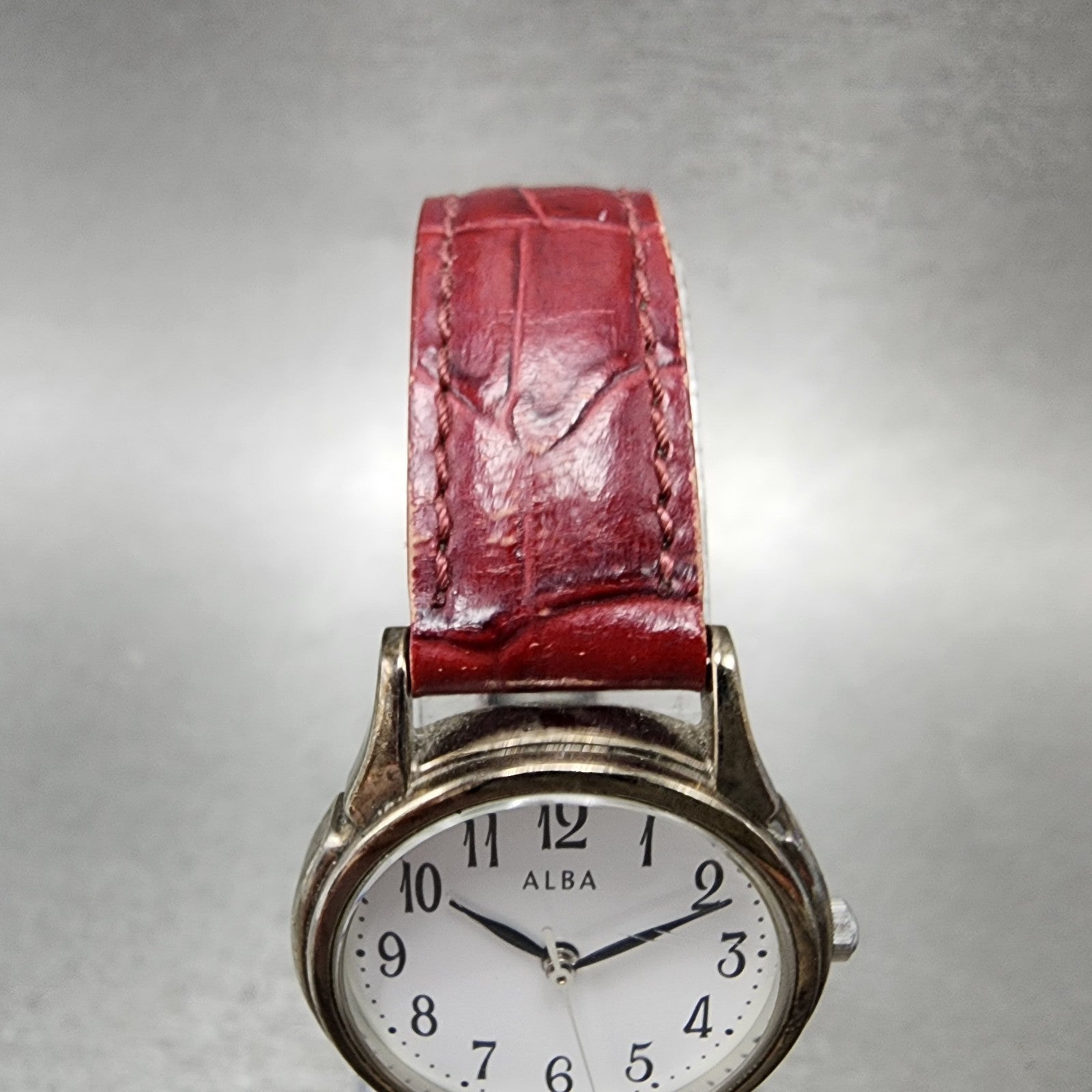 Seiko ALBA Watch Women 26mm White Dial Silver Tone Round V5010ET0 New Battery5