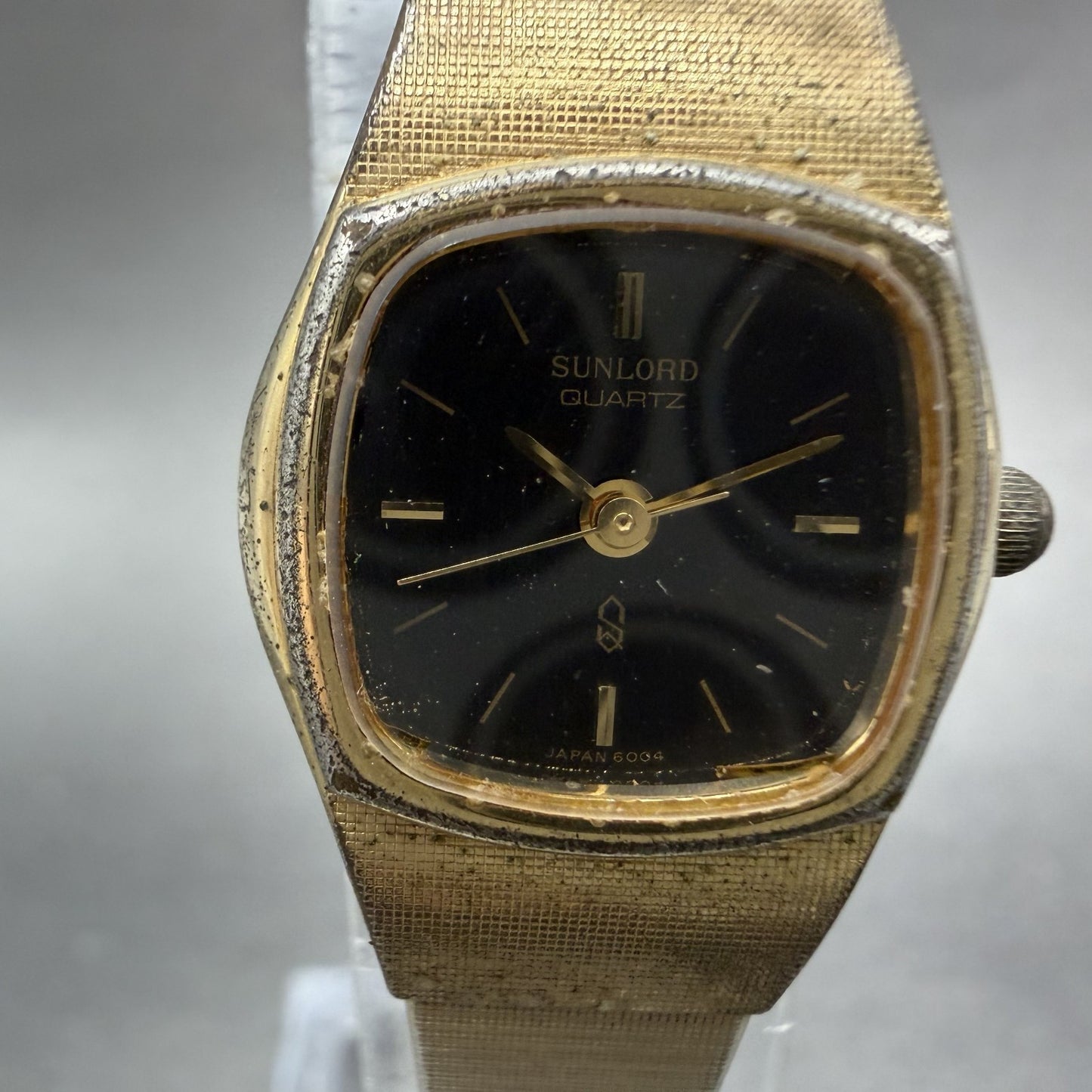 Sunlord Watch Women 19mm Black Dial Gold Tone Rectangle New battery Vintage1