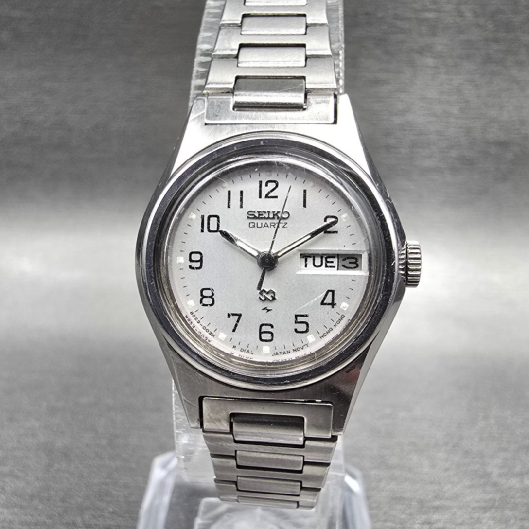 Seiko SQ Watch Women 23mm Silver Dial Silver Tone Daydate 3523-0039 New Battery)0
