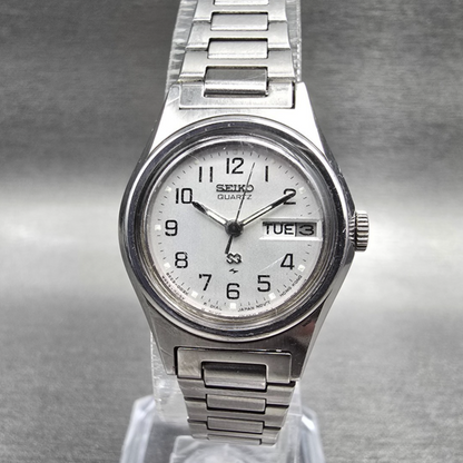 Seiko SQ Watch Women 23mm Silver Dial Silver Tone Daydate 3523-0039 New Battery)0