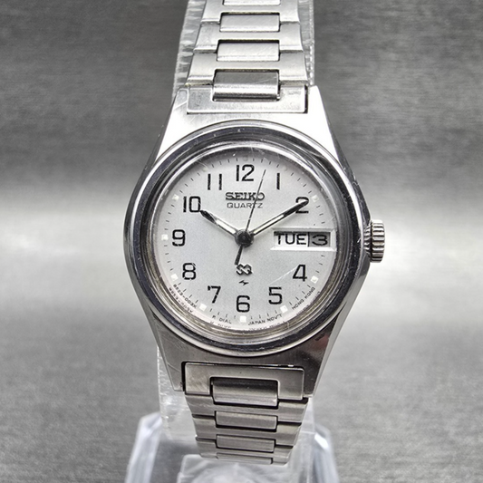 Seiko SQ Watch Women 23mm Silver Dial Silver Tone Daydate 3523-0039 New Battery)0
