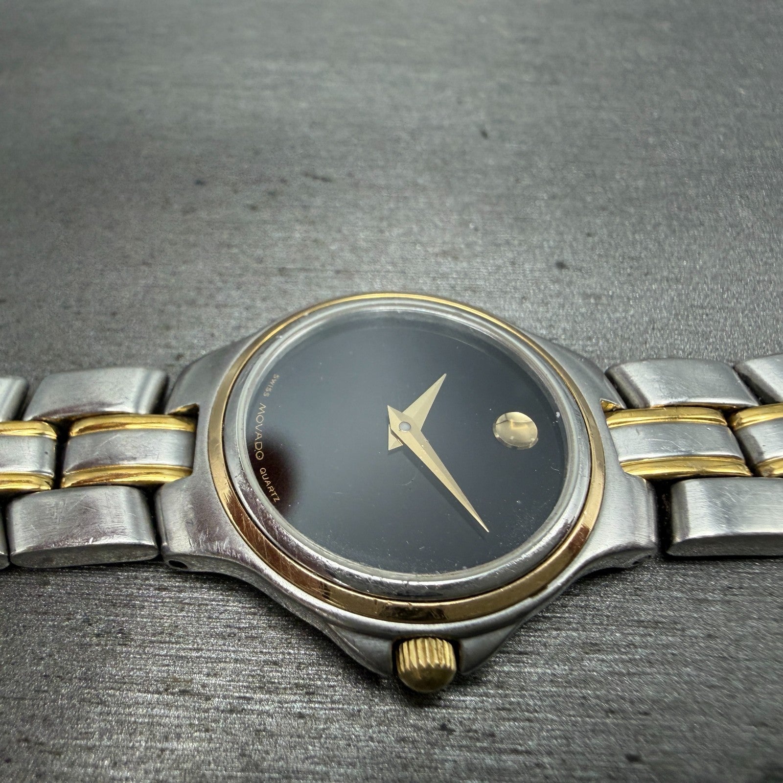 Movado Museum Watch Women 24mm Black Dial Two Tone Round READ!!!! 81-E3-828 Runs3