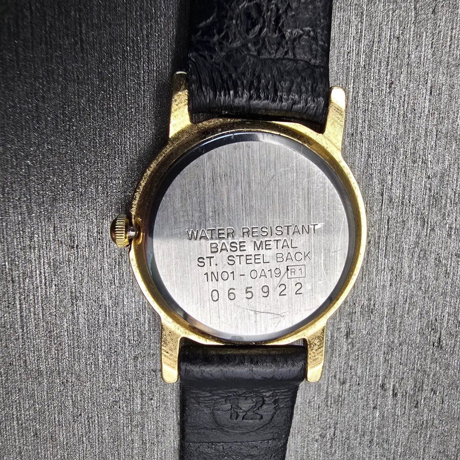 Seiko Watch Women 22mm Black Dial Gold Tone Round 1N01-0A19 New Battery Vintage10