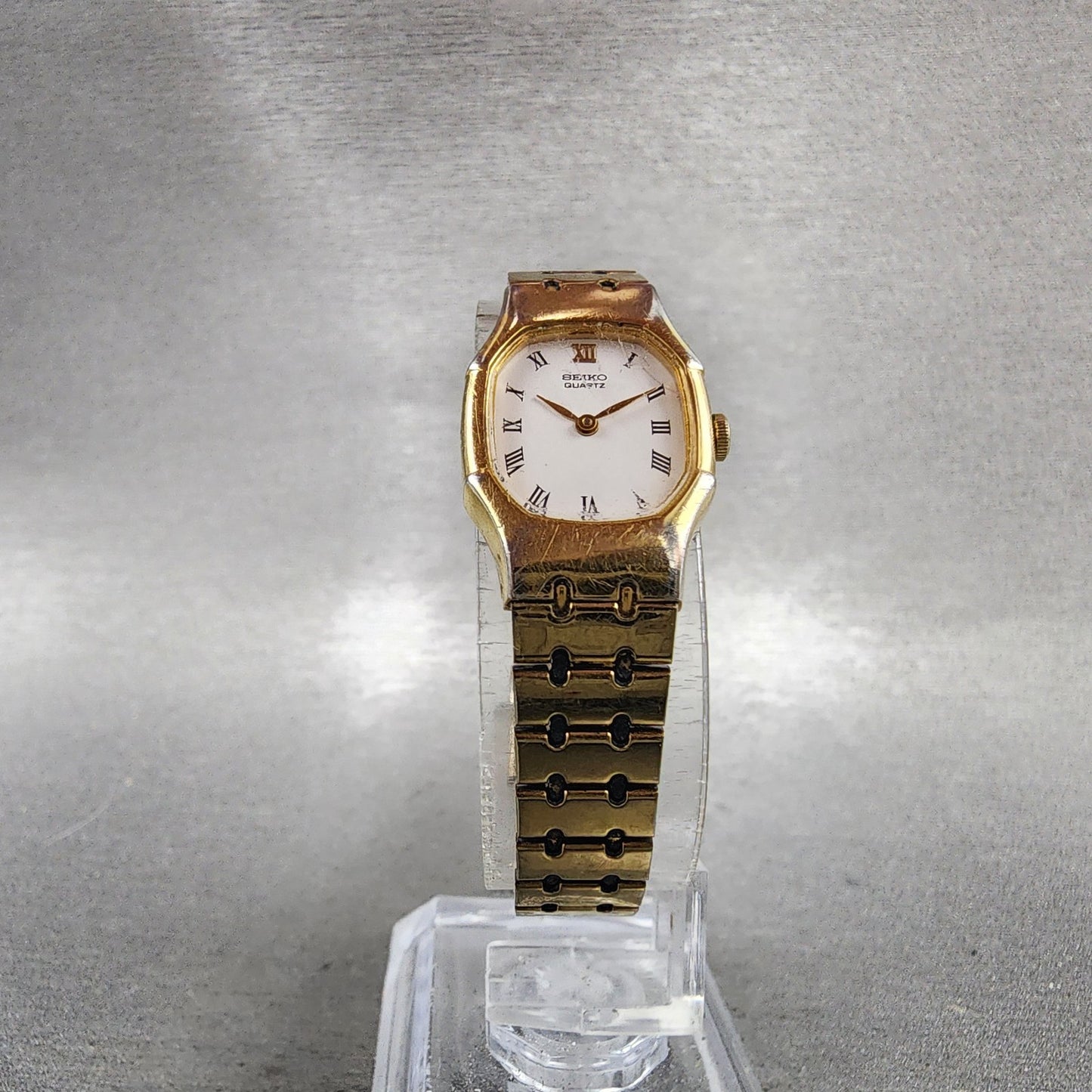 Seiko Watch Women 17mm White Dial Gold Tone Octagon 2y005509 New Battery5