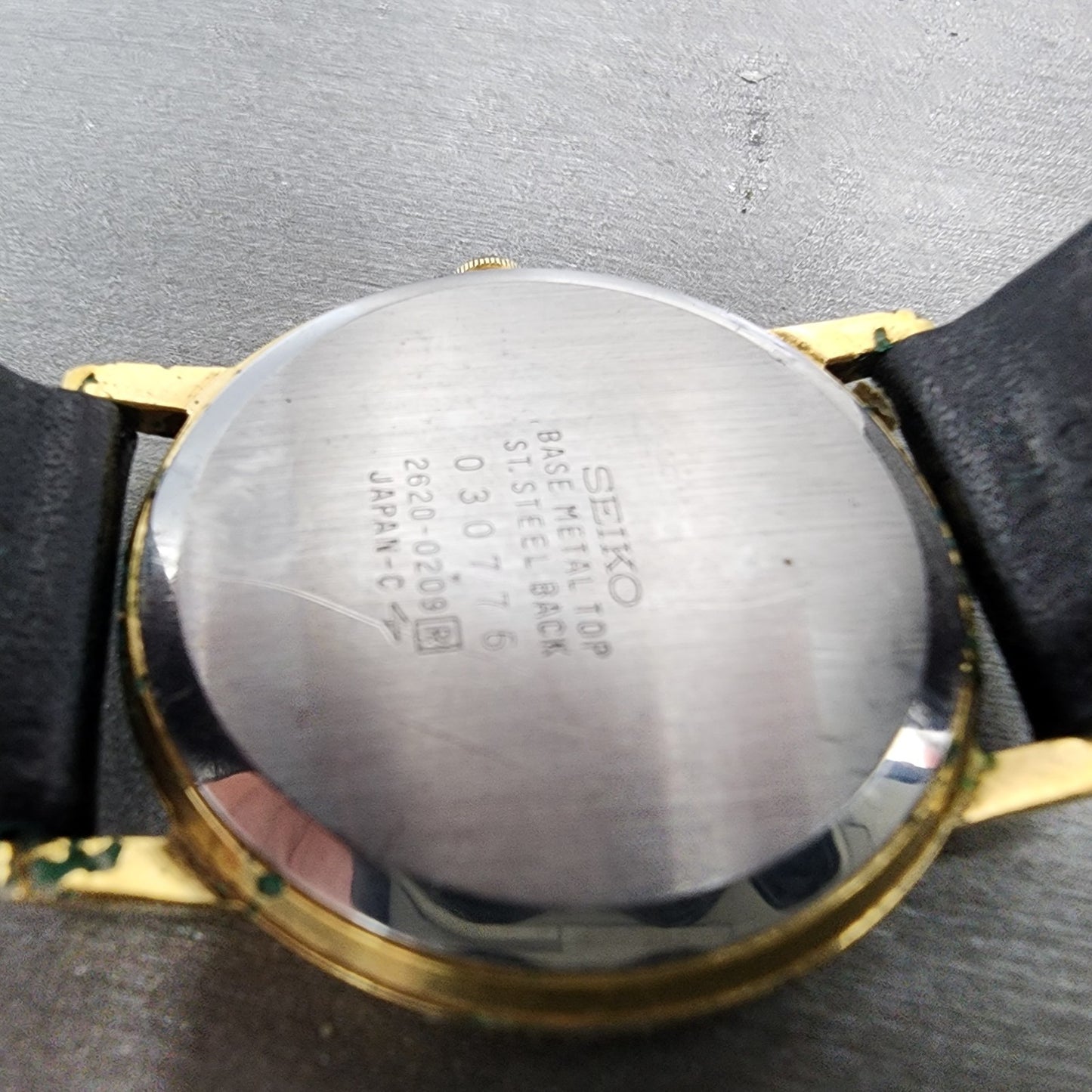 Seiko Watch Men 32mm Black Dial Gold Tone Round 26200209 New Battery VTG9
