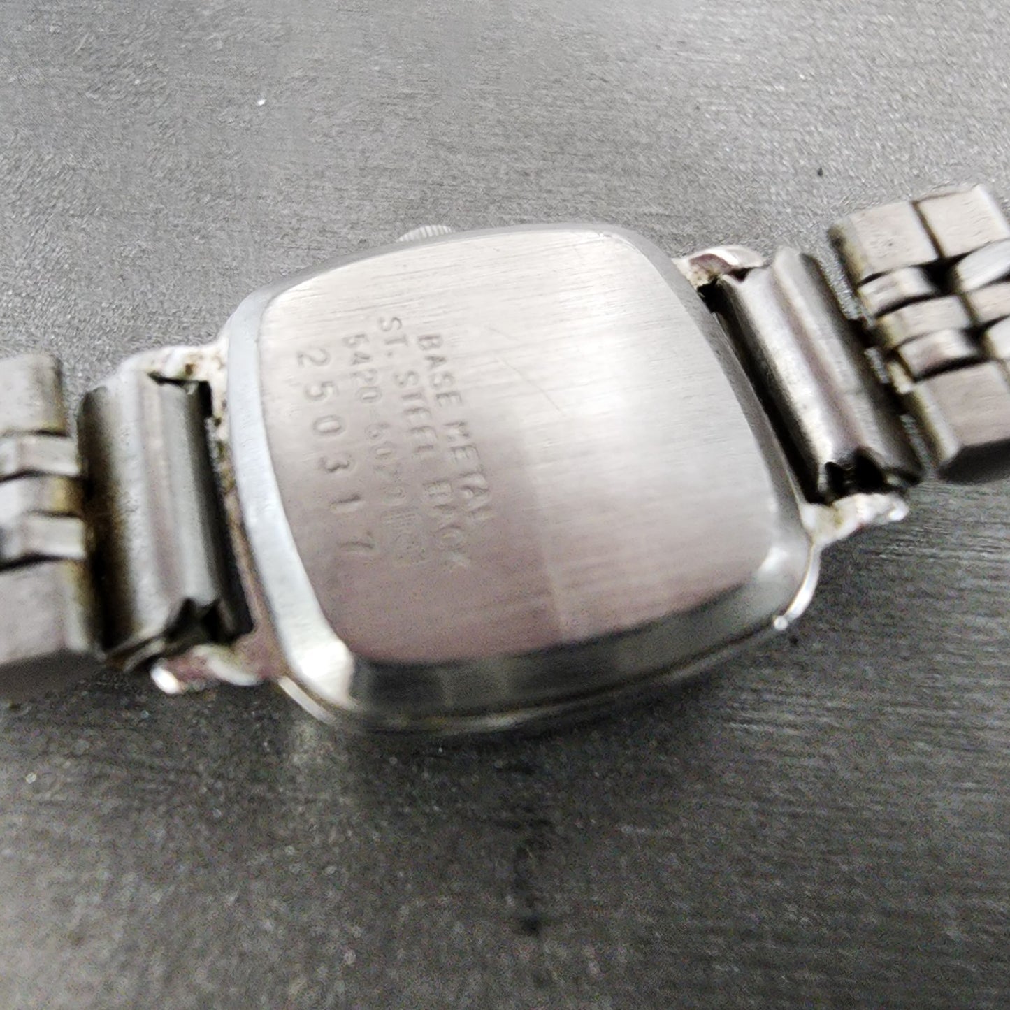 Seiko Watch Women 19mm Silver Dial Silver Tone Square 54205029 New Battery9