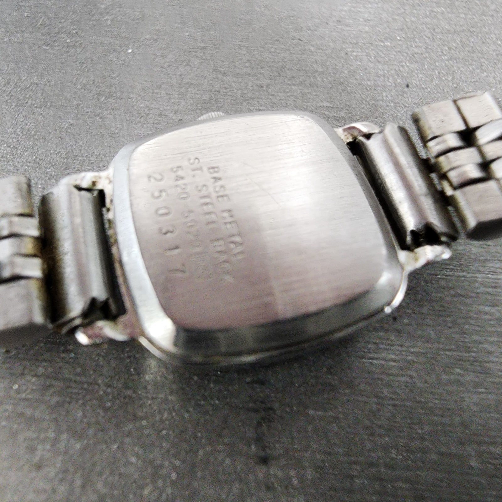 Seiko Watch Women 19mm Silver Dial Silver Tone Square 54205029 New Battery9