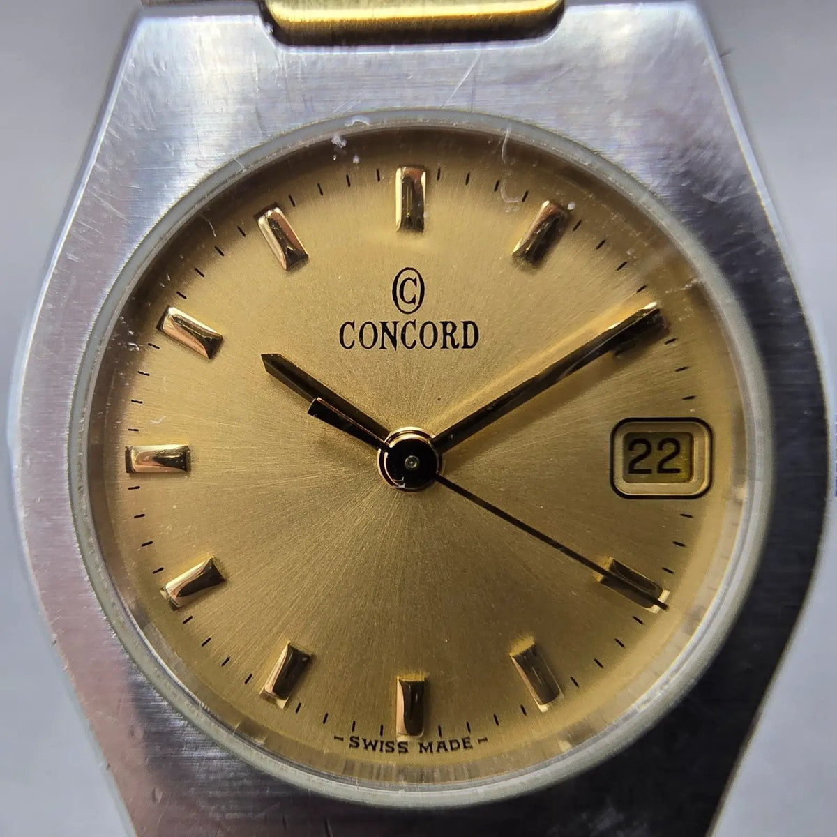 Concord Freedom Watch Women 23mm Gold Dial Two Tone Date Round New Battery1