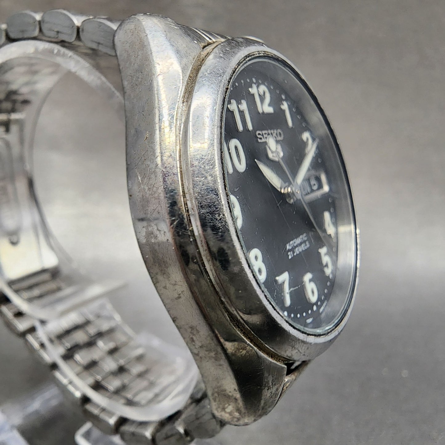 Seiko 5 Automatic Watch Men 37mm Black Dial Silver Tone Daydate 7s2601V0 Runs3
