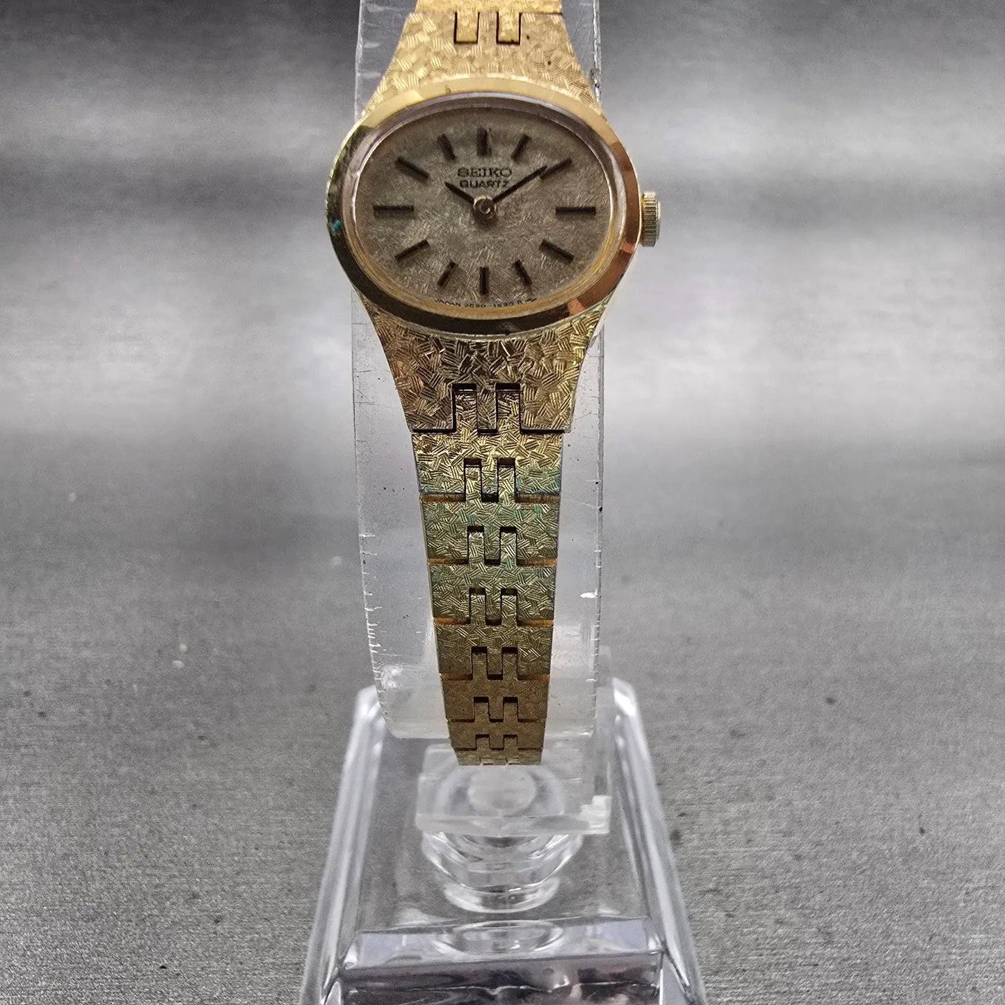 Seiko Watch Women 17mm Gold Dial Gold Tone Oval 2C20-5759 New Battery Vintage5
