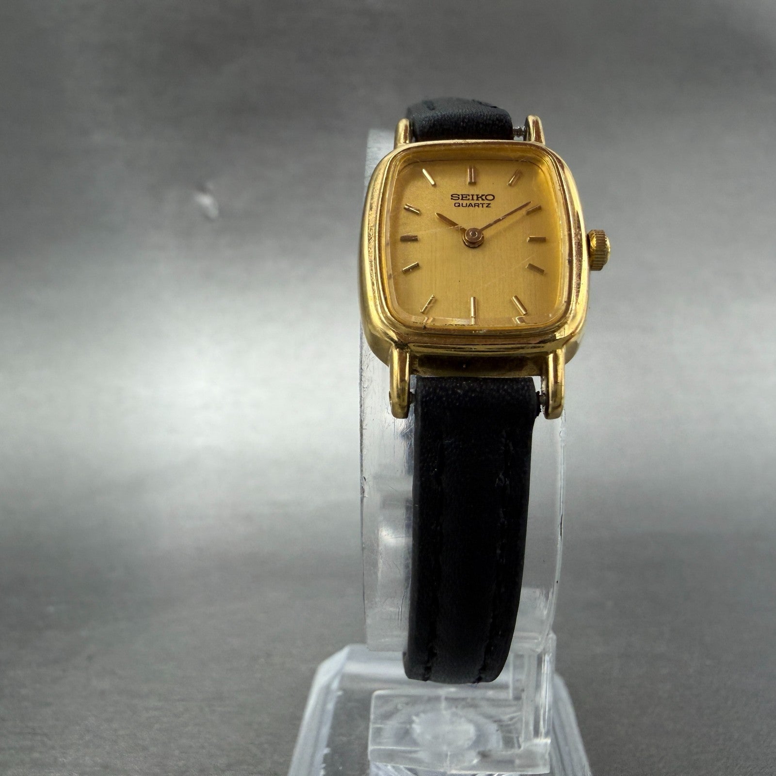 Seiko Watch Women 18mm Champagne Dial Gold Tone Rectangle 1N00-5K29 New BatteryG5