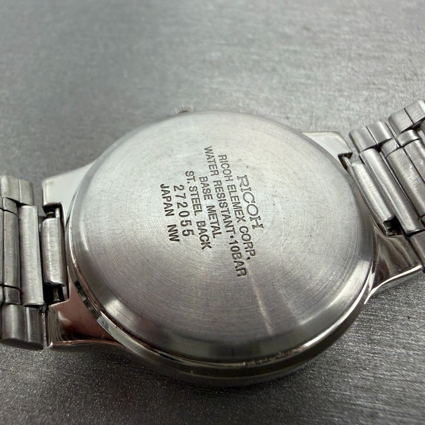 Ricoh Watch Men 32mm Silver Dial Two Tone Round Bracelet New battery VTG9